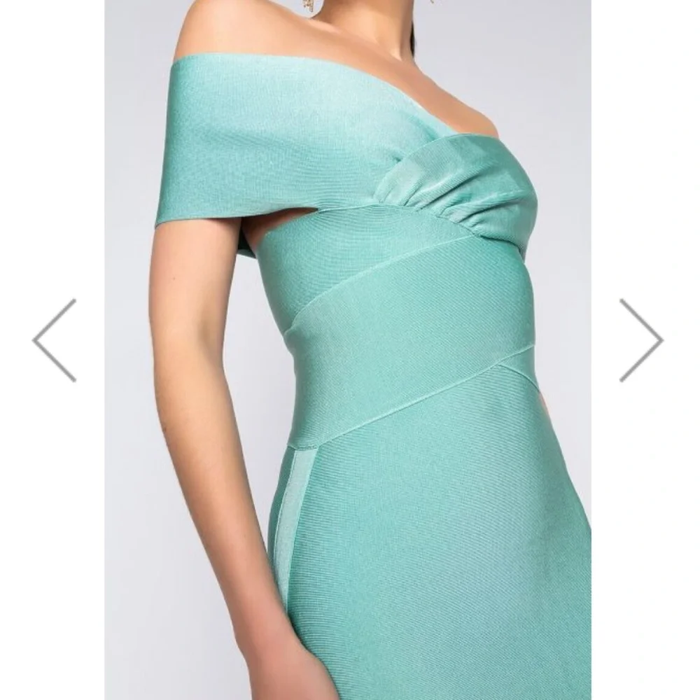 LIGHT GREEN OFF THE SHOULDER BANDAGE DRESS - Picture 4 of 4